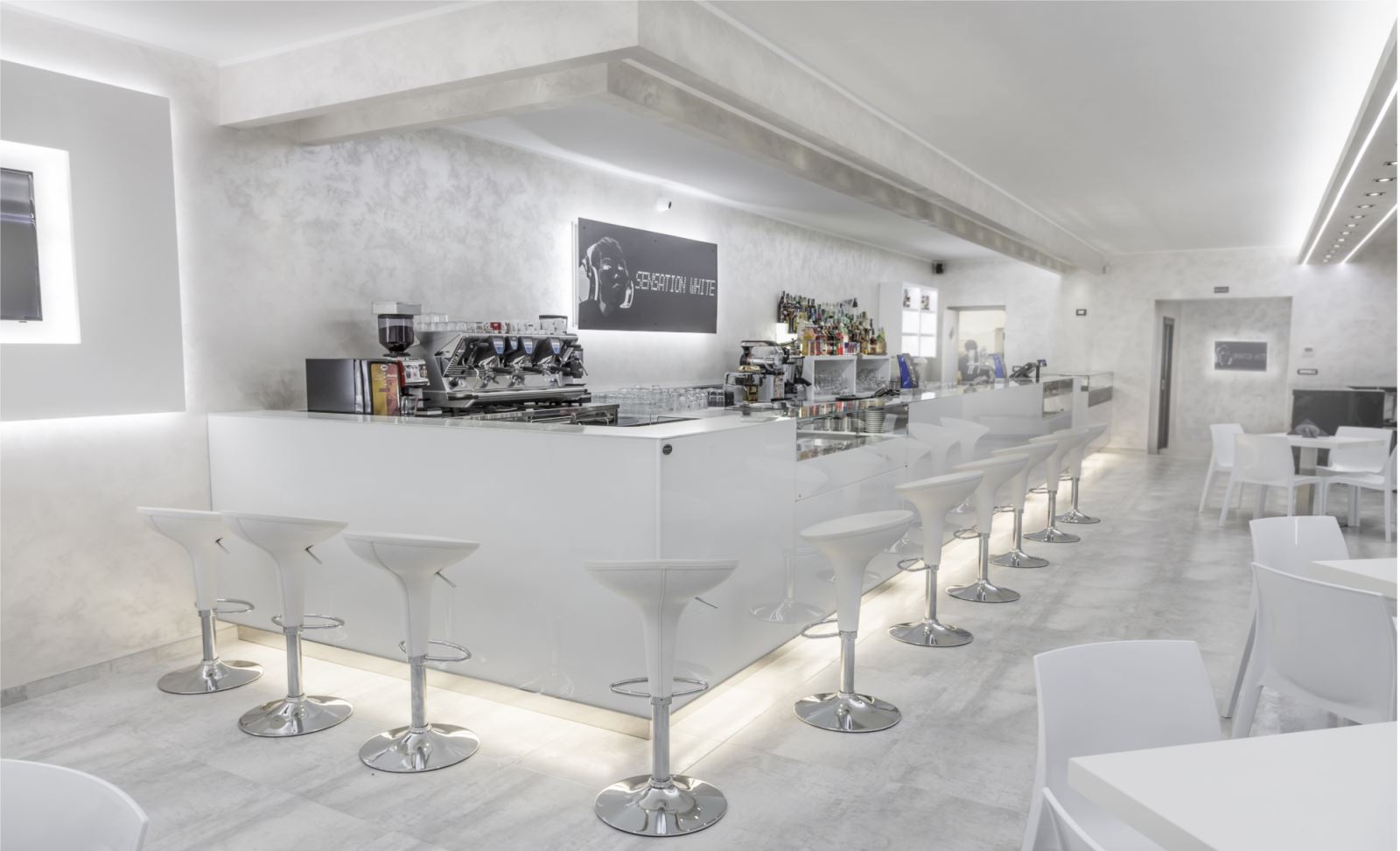 Bancone bar moderno cocktail bar