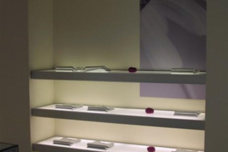 Arredo Abbigliamento con piani luminosi