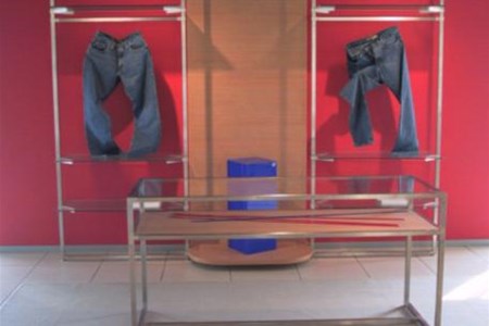 Arredo abbigliamento jeanseria finitura acciaio