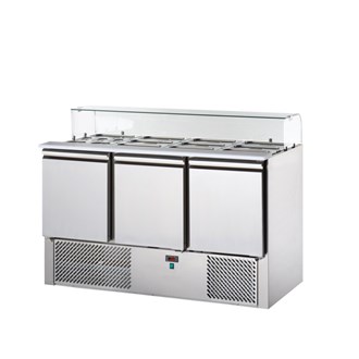 Saladette refrigerata tre porte e vetro curvo