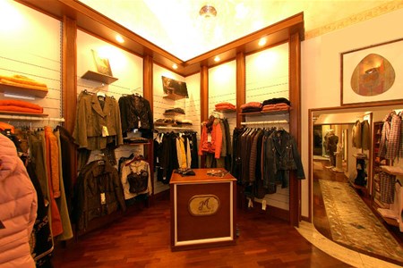 Arredo negozio Abbigliamento  Civita Castellana Viterbo