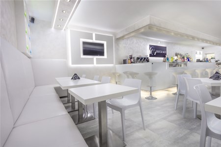 Arredamento bar bianco