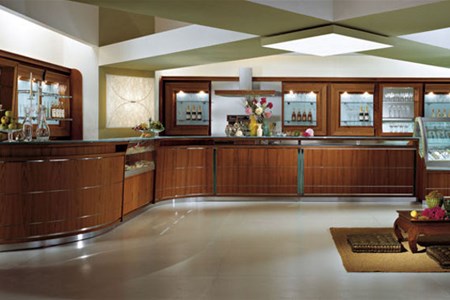 Arredo bar in legno