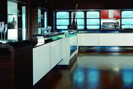 Arredamento bar laccatura bianco lucido