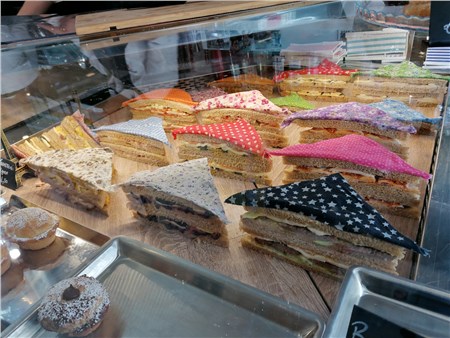 Arredare Snack Bar : il Locale Funzionale e Attraente per pause veloci