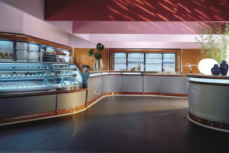 Arredamento bar ciliegio e metal