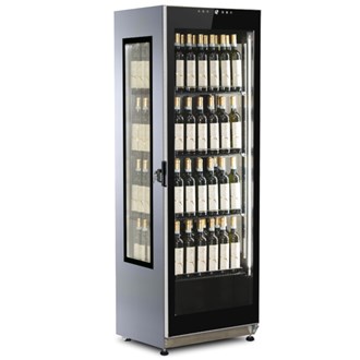 Vetrina esposizione vini 5°15°
